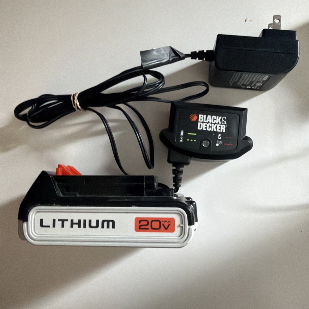Black & Decker 20V MAX Lithium Charger LCS1620 + Battery LBX20 Tested Working!